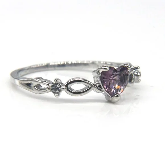 Ring with Amethyst Heart Shaped stone. - Picture 1 of 4
